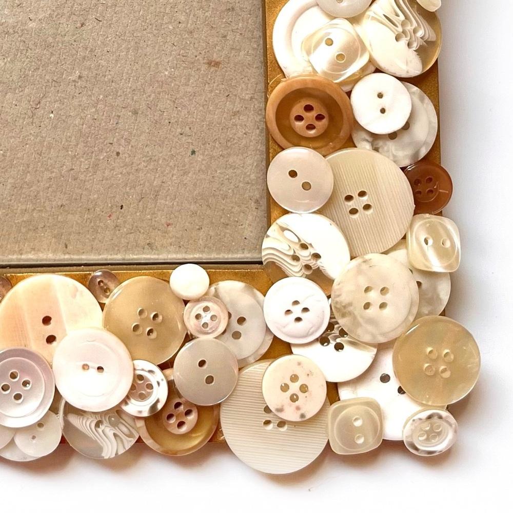 Vintage Button Frame - Picture 4 of 8